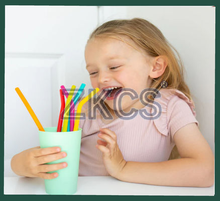 Silikonowa słomka – spożywcza, wielokrotnego użytku i wygodna przy każdym łyku